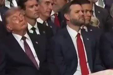 چُرت زدن ترامپ در مراسم خاکسپاری گراهام