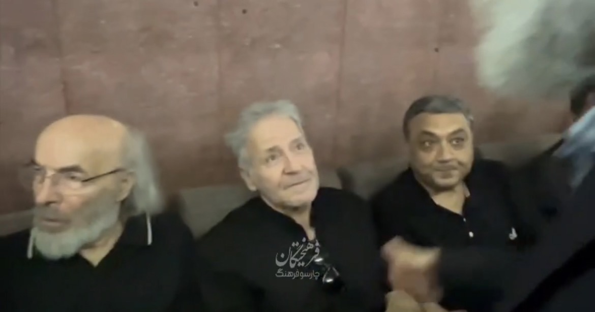 ابوالفضل پورعرب و کیانوش عیاری در مراسم یادبود اکبر عبدی