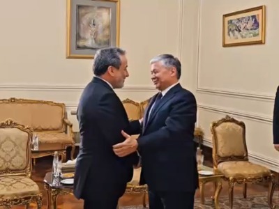 دیدار معاون وزیر امور خارجه ازبکستان با عراقچی