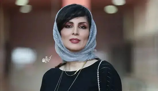 چهره ها/ استایل مشکی و نقره‌ای آرزو تاج‌نیا در اکران «سگمار»
