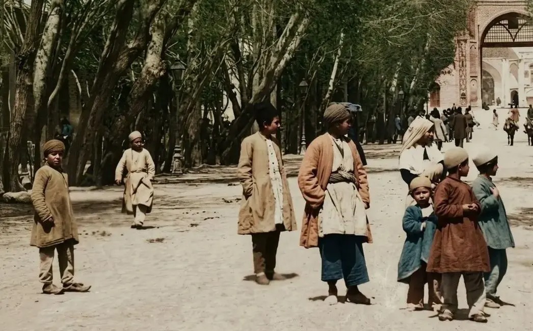 سفر در زمان؛ از «جهیزیه اخترالدوله» تا «ورود ناصرالدین شاه به تهران»