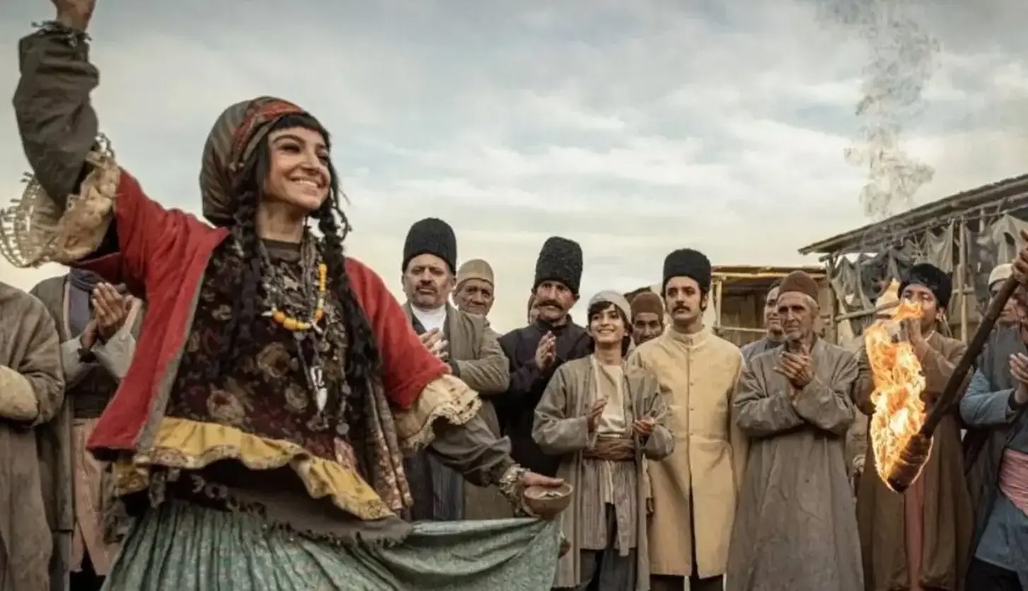 علی شادمان و پردیس پورعابدینی در «سرخ و سیاه»