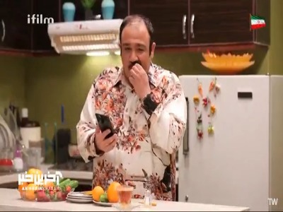 بهروز همه تلاشش رو میکنه تا مریض رو راضی به عمل کنه و حلقه رو در بیاره!