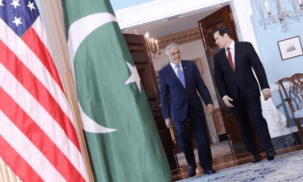 همراهی پاکستان با آمریکا؛ عبور کشتی‌ها از تنگه هرمز باید نامحدود و بدون هیچ‌گونه عوارضی باشد