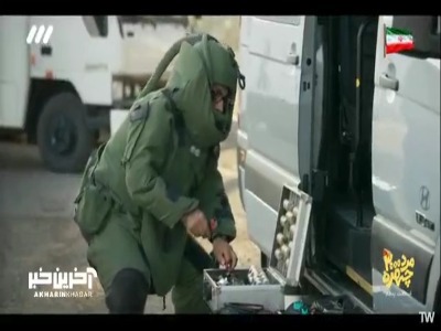 ۵ دقیقه‌ی دیگه بمب منفجر میشه؛ من همینجوری شانسی یک سیم رو قطع میکنم!