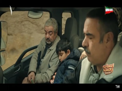اسب داره عقب ماشینو می‌جویه!