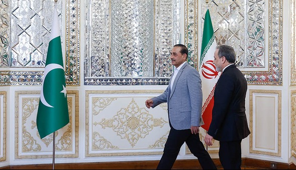 منبع آگاه به فارس: سفر عاصم منیر به تهران پس‌از افزایش قیمت نفت نهایی شد!