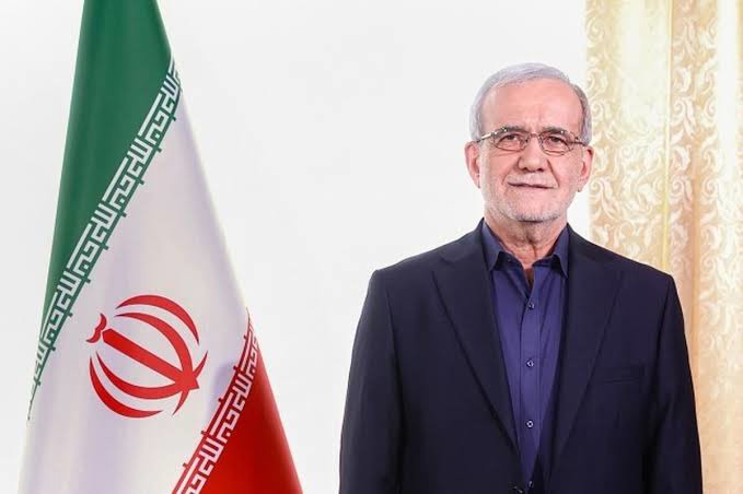 رئیس‌جمهور: ما بر اساس ناآگاهی با هم دعوا می‌کنیم