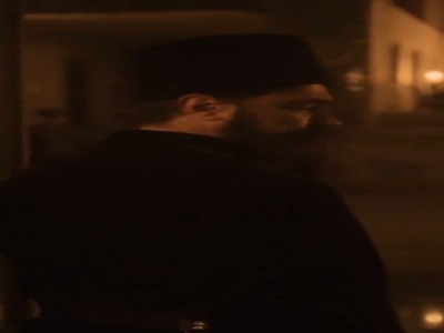 سکانسی از سریال «سرخ و سیاه» با بازی علی شادمان