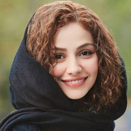 چهره ها/ «مهتاب ثروتی» با لباس ورزشی در دل طبیعت